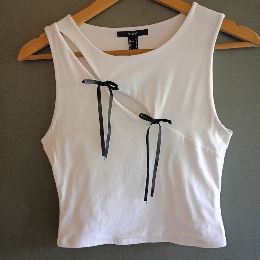 Forever 21 Top - Picture 1 of 3
